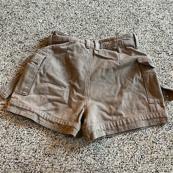 Brown shorts - Picture 4 of 4